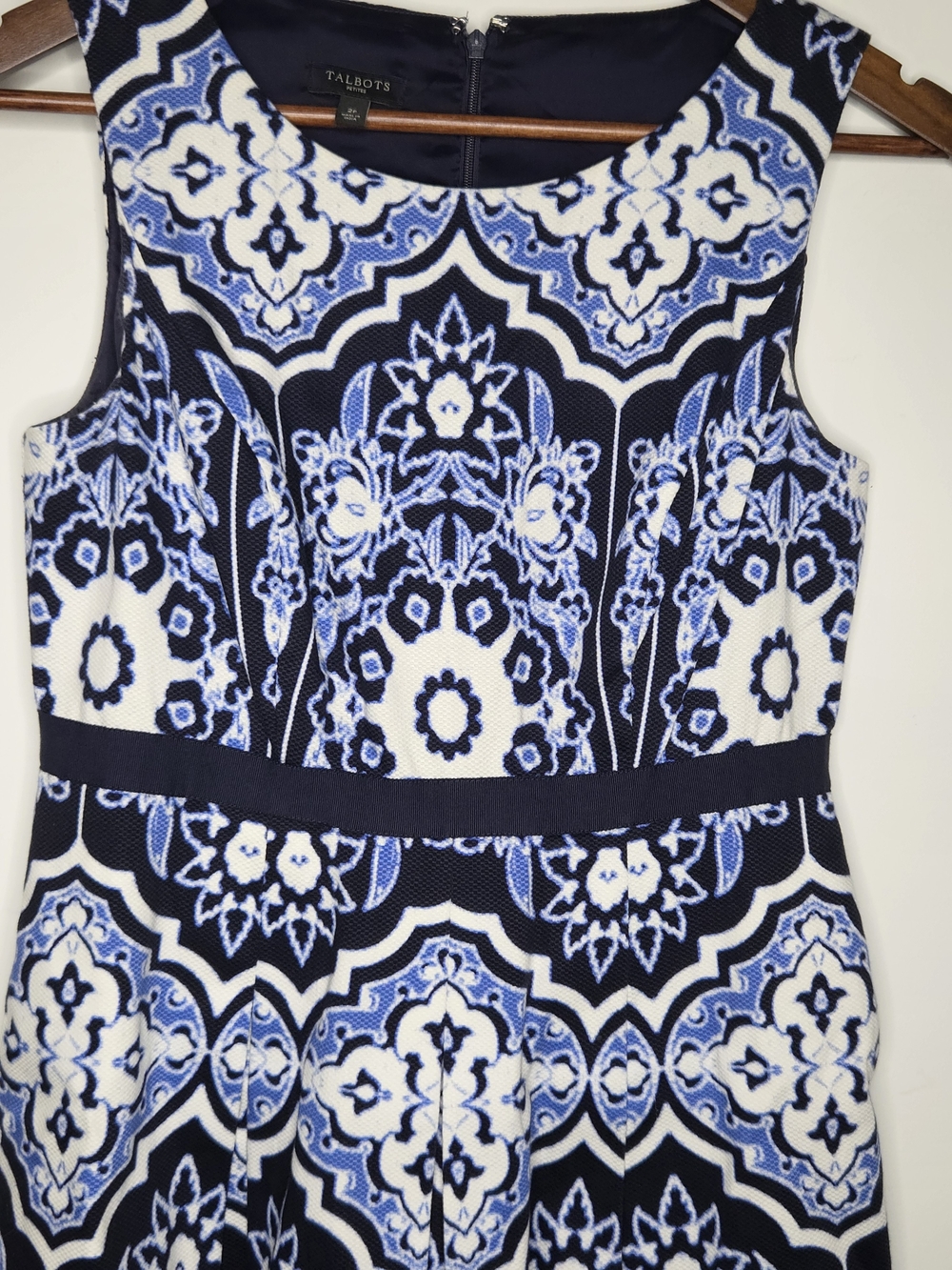 Talbots Blue White Medallion Mosaic Print Sleeveless Fit Flare Dress Size 2P - Picture 5 of 15